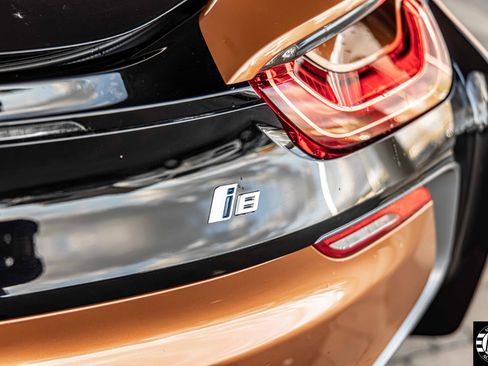 Used 2019 BMW i8 Roadster image 15