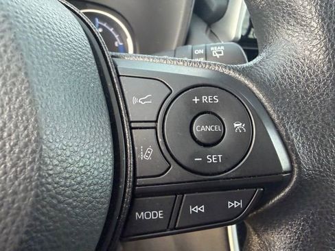 Used 2025 Toyota RAV4 XLE image 16