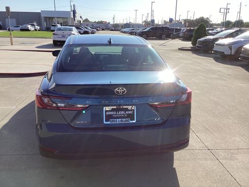 Used 2026 Toyota Camry LE w/ Convenience Package FWD image 6