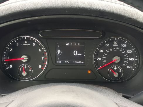 Used 2016 Kia Sorento LX w/ LX Convenience Package image 15