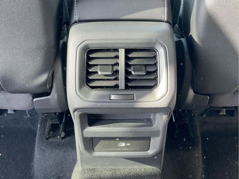 Used 2023 Volkswagen Taos SEL AWD/4WD image 16