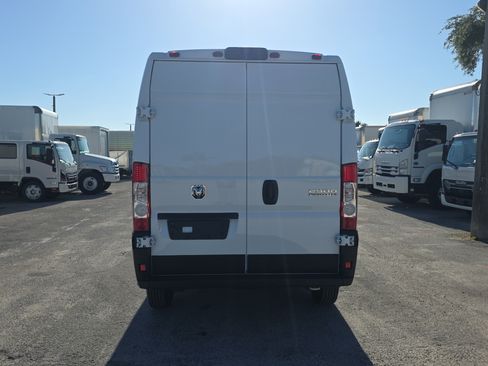 Used 2025 RAM ProMaster 2500 w/ Convenience Group FWD image 6