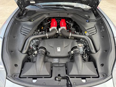Used 2016 Ferrari California T RWD image 22