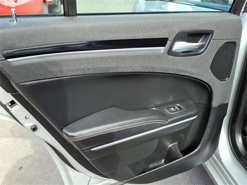 Used 2023 Chrysler 300 S image 8