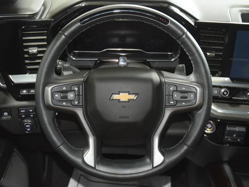 Used 2025 Chevrolet Silverado 1500 High Country AWD/4WD image 39