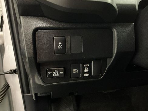 Used 2021 Toyota Tacoma TRD Off-Road AWD/4WD image 16