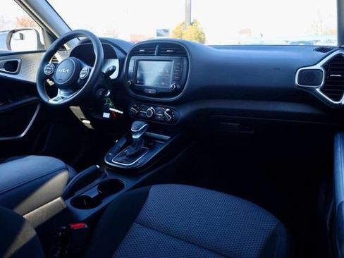 Used 2025 Kia Soul LX image 34