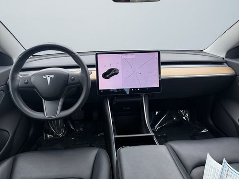 Used 2018 Tesla Model 3 Long Range image 10