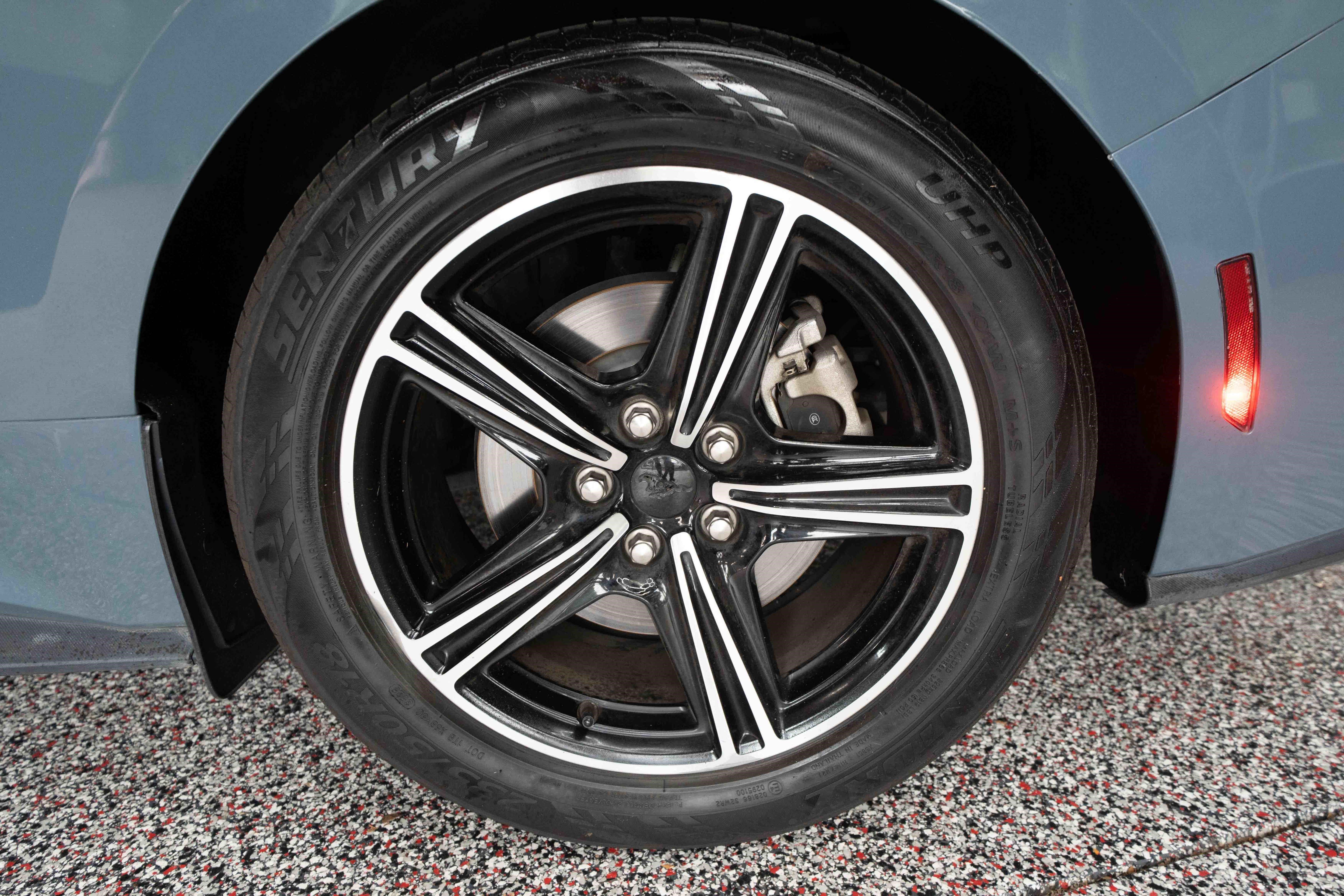 Used 2024 Ford Mustang Convertible RWD image 28