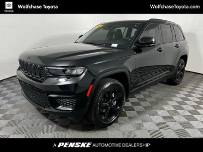 Used 2023 Jeep Grand Cherokee Altitude