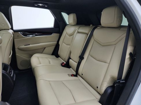 Used 2017 Cadillac XT5 Luxury w/ Driver Awareness Package FWD image 27