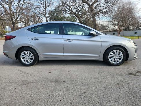 Used 2020 Hyundai Elantra SE image 9