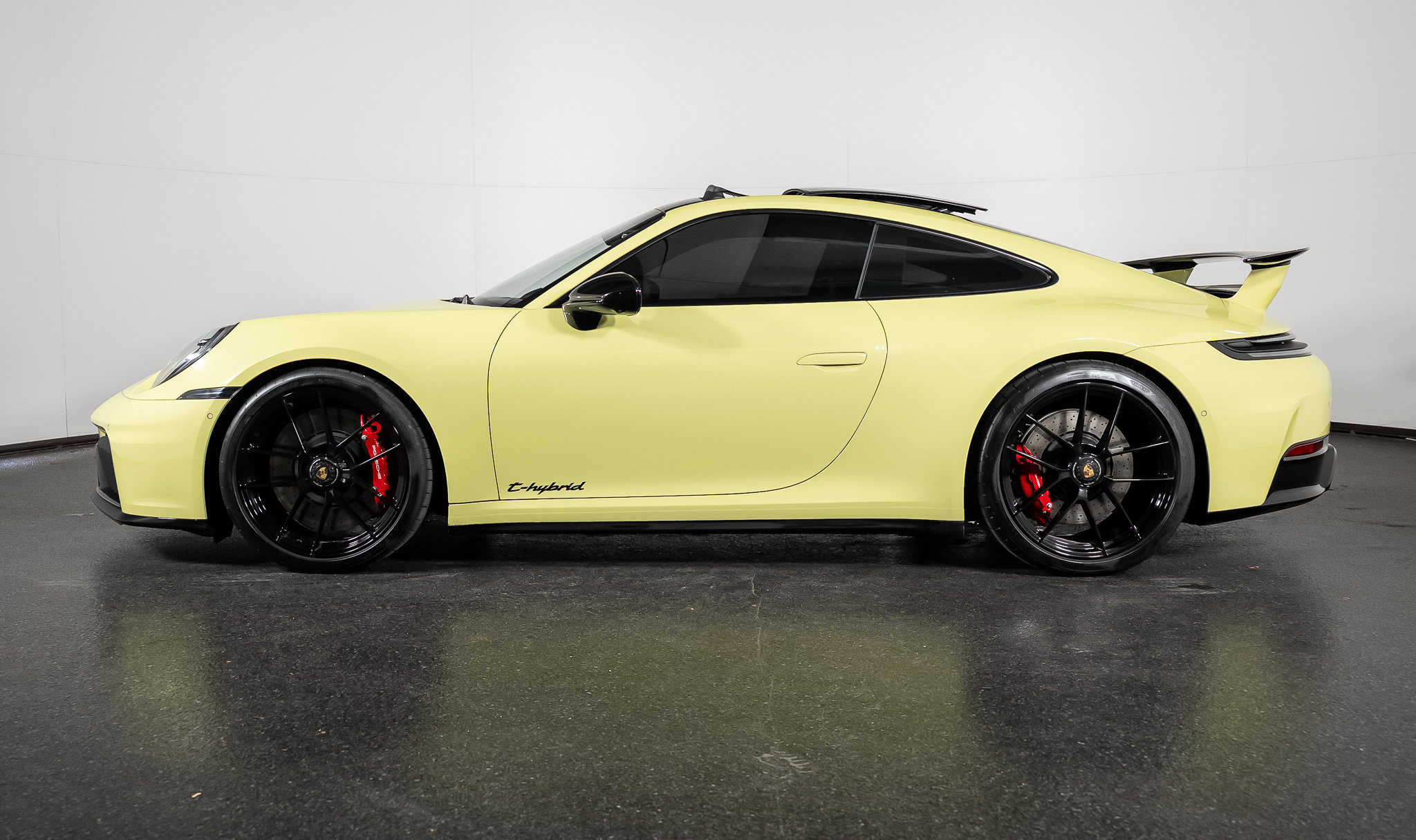 Used 2026 Porsche 911 Carrera GTS RWD image 16