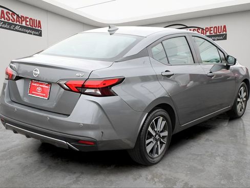 Used 2021 Nissan Versa SV FWD image 4