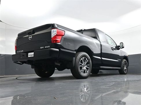 Used 2024 Nissan Titan SV w/ SV Utility Package image 32