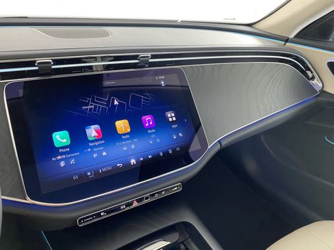 Used 2025 Mercedes-Benz E 350 4MATIC Sedan image 17