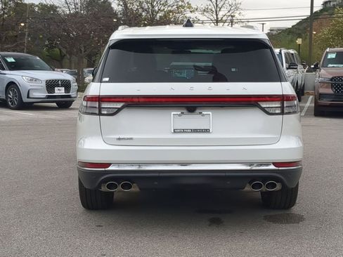 New 2026 Lincoln Aviator Premiere image 4