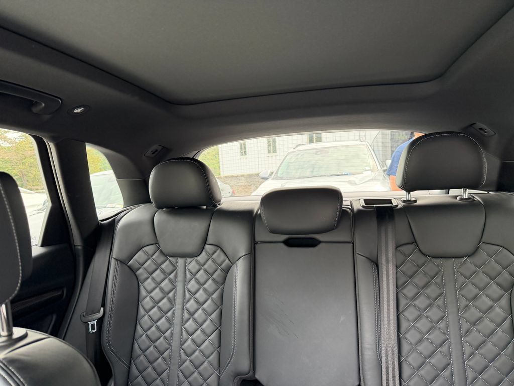 Used 2023 Audi SQ5 Premium Plus w/ Premium Plus Package AWD/4WD image 19