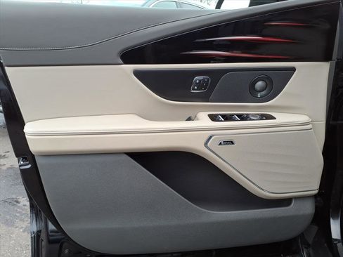 Certified 2024 Lincoln Nautilus Reserve w/ Equipment Group 202A image 10