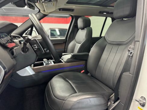 Used 2023 Land Rover Range Rover SE image 13