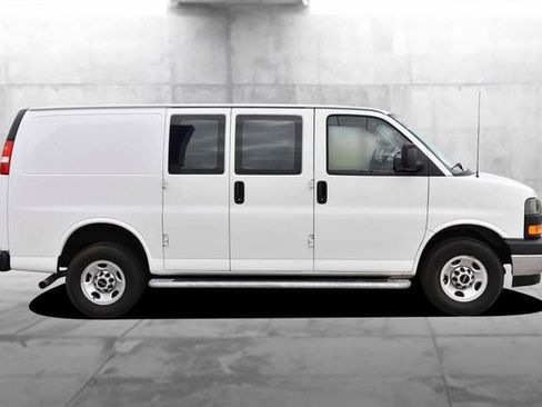 Used 2024 GMC Savana 2500 w/ Driver Convenience Package RWD image 5