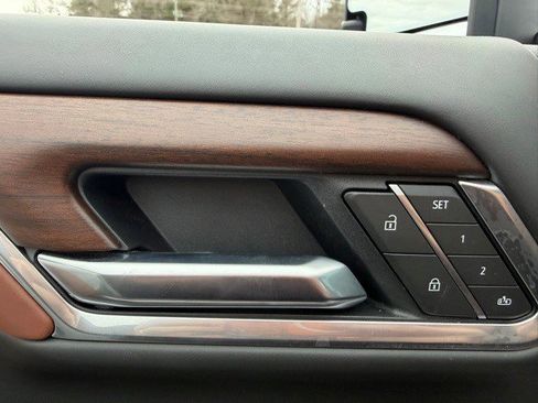 Certified 2025 GMC Sierra 2500 Denali Ultimate image 23