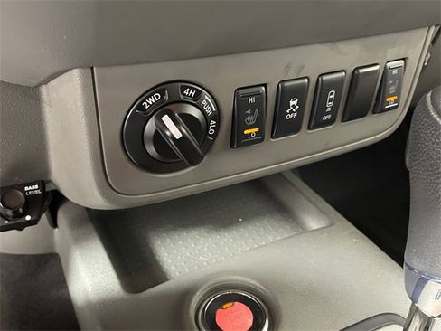 Used 2020 Nissan Frontier SV w/ Midnight Edition Floor Mats image 10