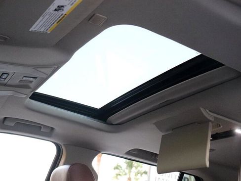 Used 2020 Cadillac Escalade ESV Premium Luxury image 34