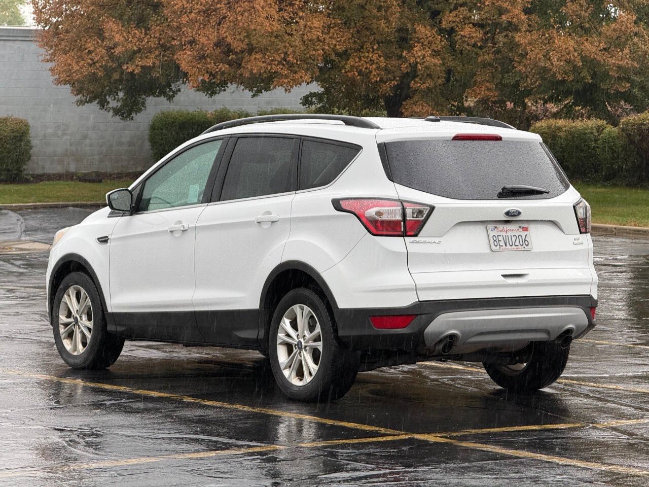 Used 2018 Ford Escape SE FWD image 4
