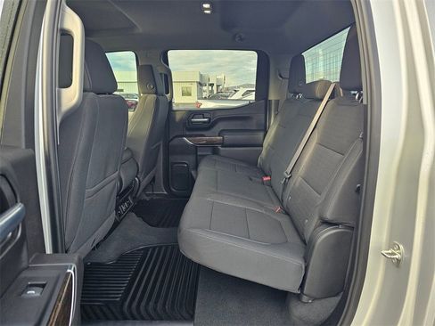 Used 2021 GMC Sierra 1500 SLE image 17