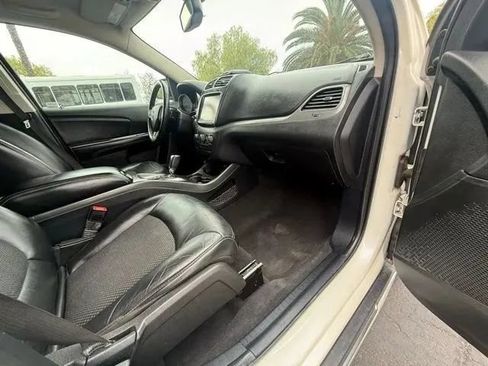 Used 2017 Dodge Journey Crossroad FWD image 10