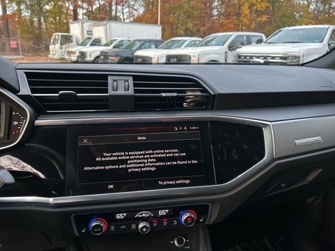 Used 2025 Audi Q3 2.0T Premium image 16