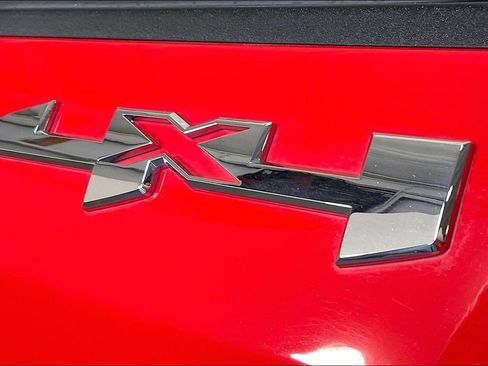 Used 2019 GMC Sierra 1500 SLT w/ SLT Premium Plus Package AWD/4WD image 41