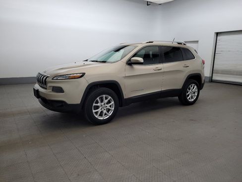Used 2014 Jeep Cherokee Latitude w/ Comfort/Convenience Group AWD/4WD image 2