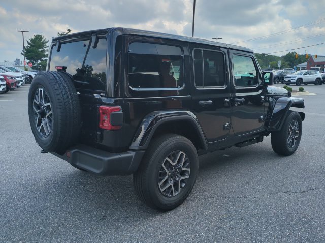 New 2026 Jeep Wrangler Unlimited Sahara w/ Technology Group AWD/4WD image 4