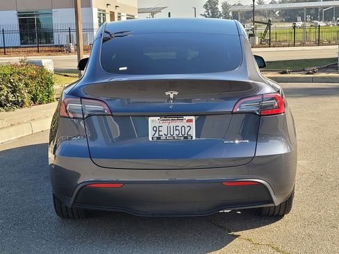 Used 2023 Tesla Model Y Long Range image 5