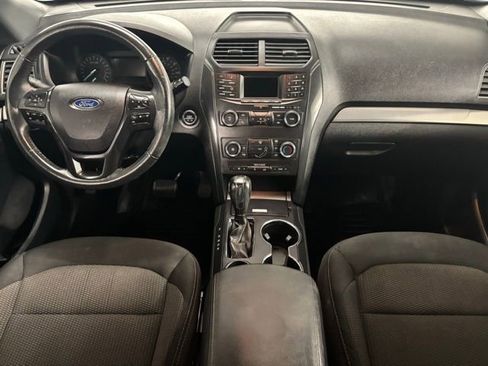 Used 2019 Ford Explorer XLT image 22