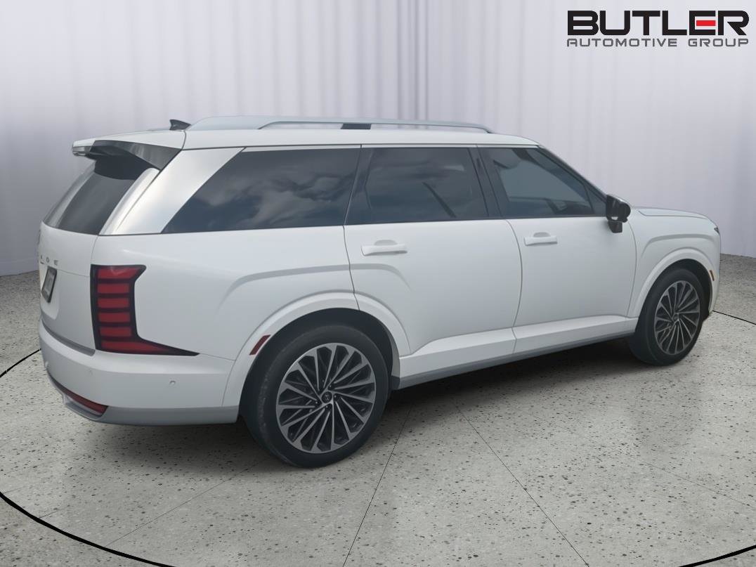 Used 2026 Hyundai Palisade Calligraphy FWD image 3