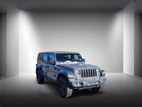 Used 2018 Jeep Wrangler Unlimited Sport image 4