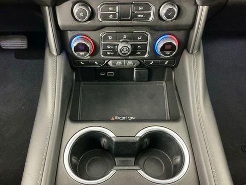 Used 2022 Chevrolet Tahoe LT w/ Luxury Package image 15