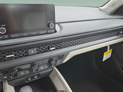 New 2025 Honda Accord SE image 25
