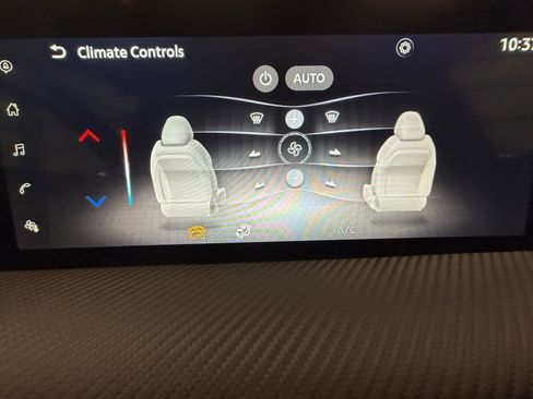 Used 2025 Nissan Kicks SR image 18