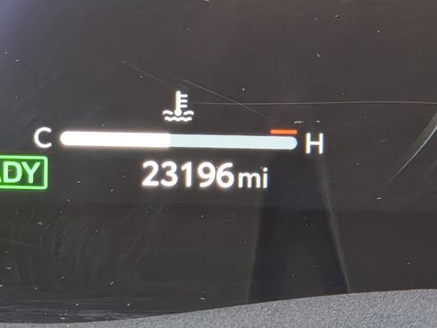 Used 2025 Toyota Camry XLE image 21