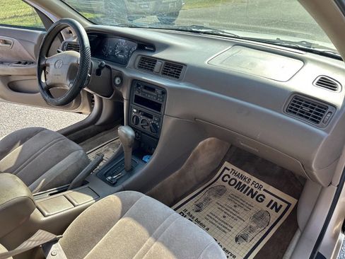 Used 1998 Toyota Camry CE image 16
