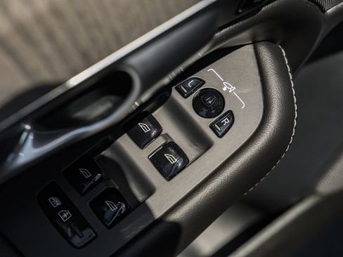 Certified 2024 Volvo XC90 B6 Ultimate AWD/4WD image 39