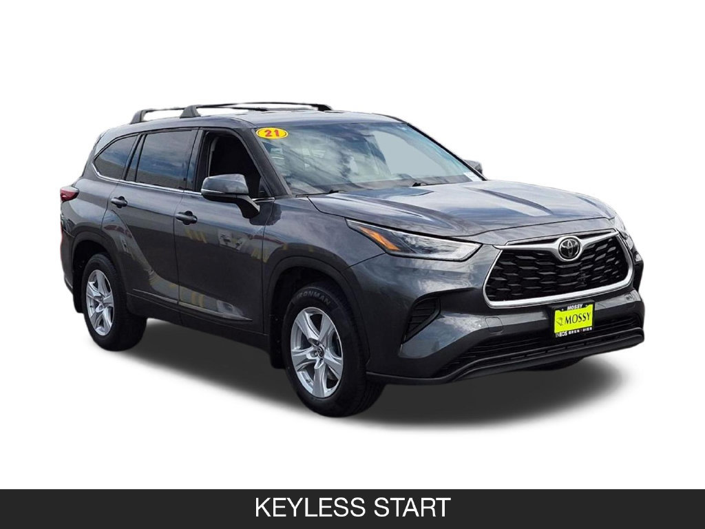 Used 2021 Toyota Highlander L FWD image 2