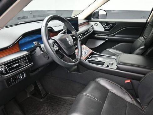 Used 2023 Lincoln Aviator Reserve w/ Equipment Group 201A image 19