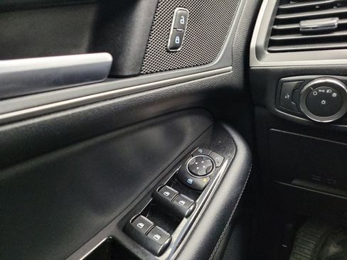 Used 2018 Ford Edge SEL w/ Equipment Group 201A image 27