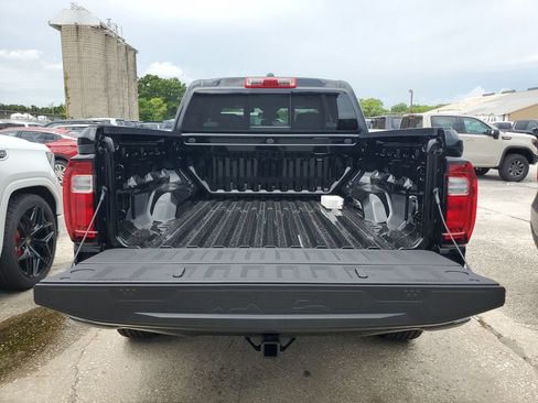 New 2026 GMC Canyon AT4 w/ AT4 Premium Package AWD/4WD image 9