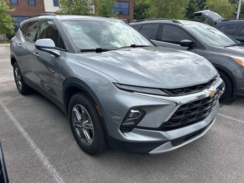 Used 2023 Chevrolet Blazer LT w/ Convenience Package FWD image 3